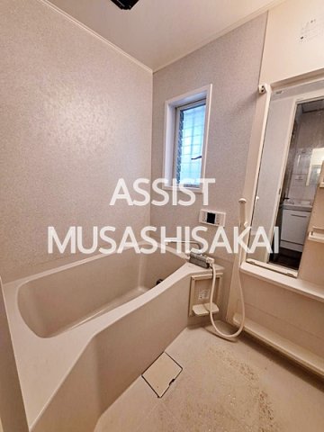 バス・シャワールーム　写真：設備同仕様の別物件です