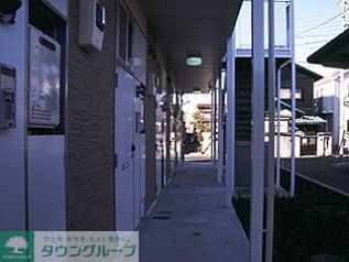 エントランス　設備・仕様は号室により異なる為、現況を優先致します。