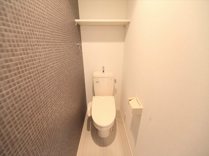 トイレ　温水洗浄暖房便座付トイレ