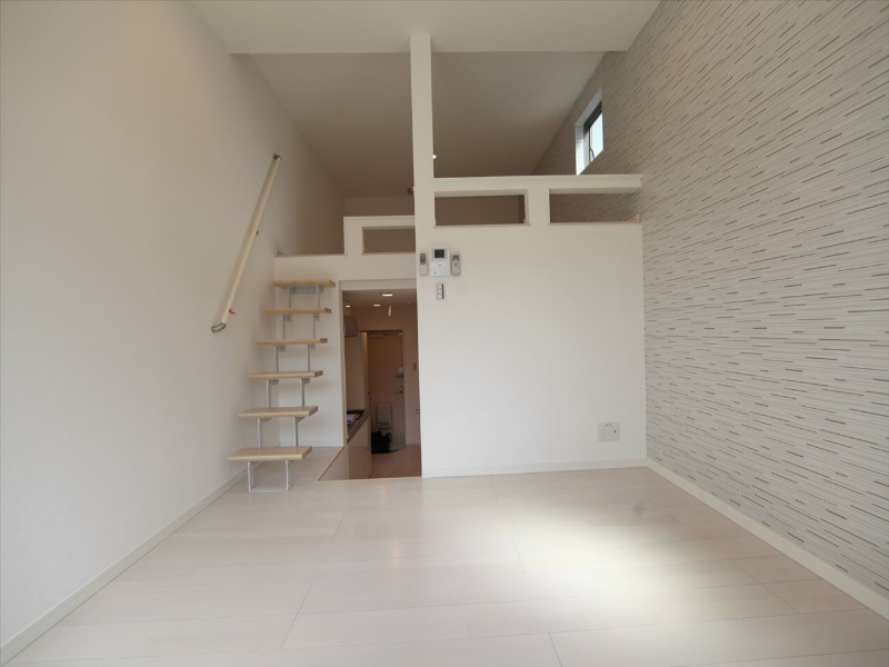 居室・リビング　洋室6.5帖　上階ロフト6.1帖（収納でも収納でも使えます）