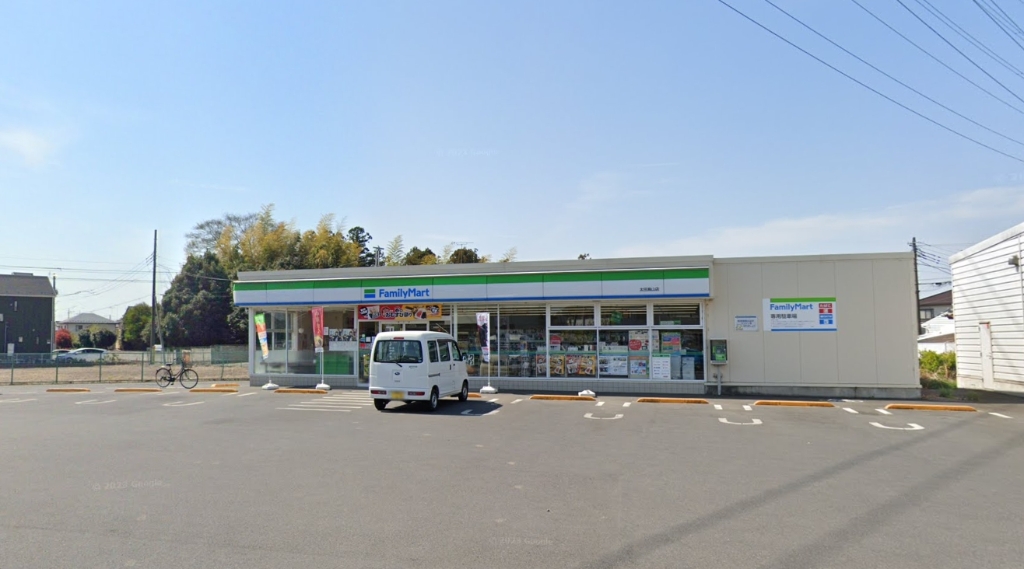 コンビニ　ファミリーマート 太田鳥山店（コンビニ）まで346m