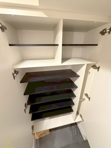 収納　セレニテ東梅田アリエ