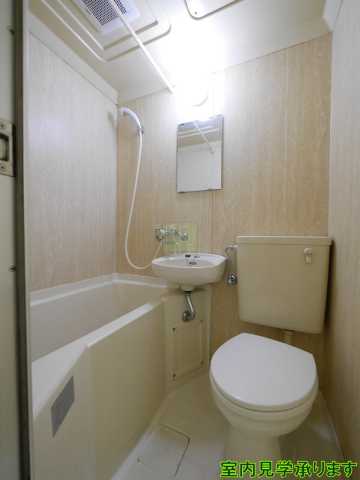 バス・シャワールーム　別部屋の画像になります。