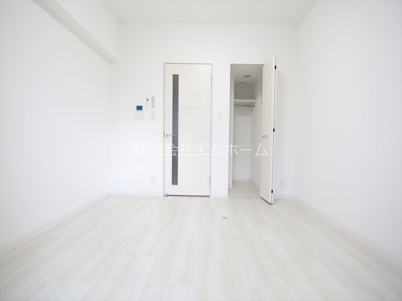 居室・リビング　洋室7帖　ウォークインクローゼット付（収納充実してます）