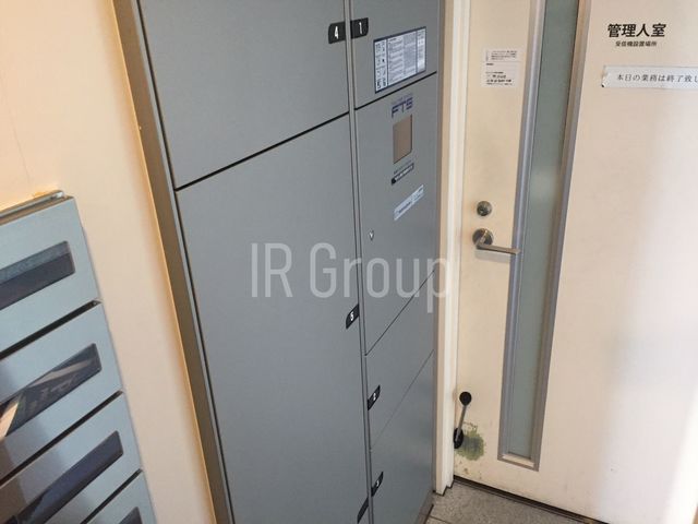 ロビー　宅配ボックス