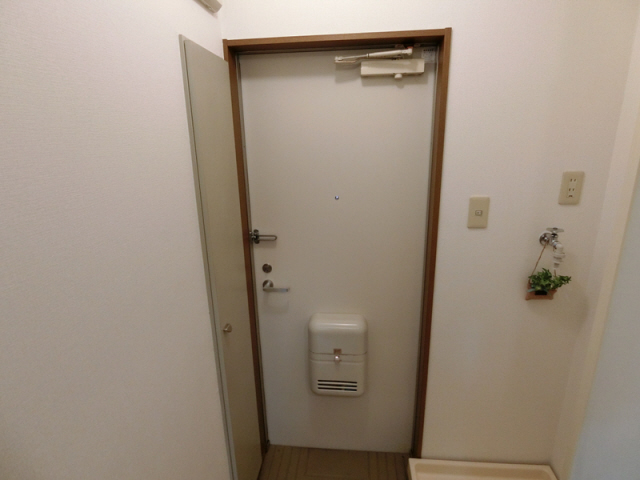 玄関　シューズボックス付き玄関
