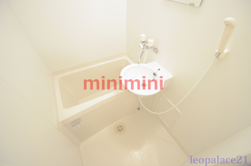 バス・シャワールーム　同タイプ物件の写真です