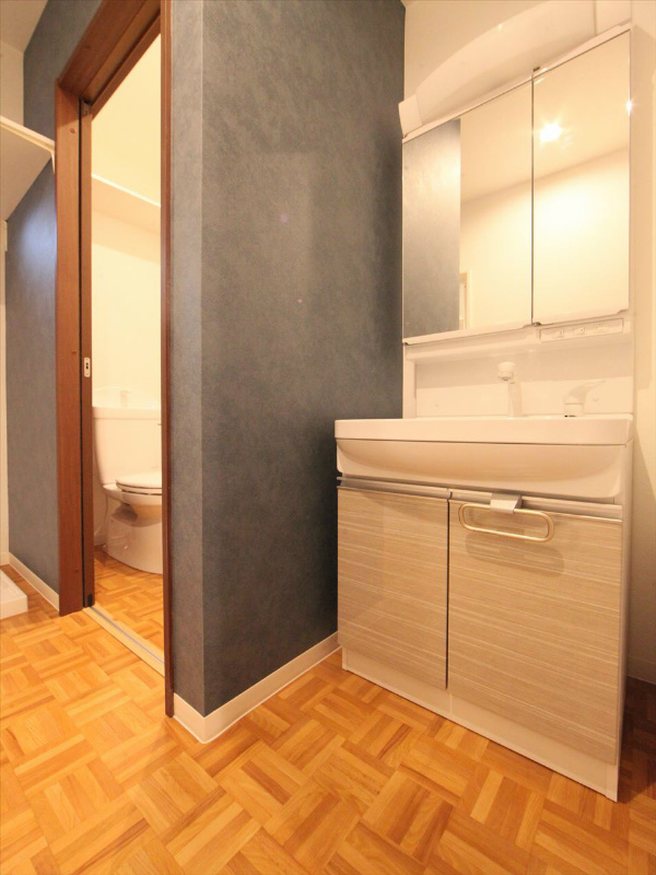 洗面設備　洗面台　シャンプードレッサー付