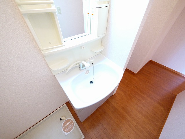 洗面設備　コンパクトで使いやすい洗面所