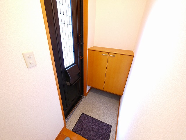 玄関　収納もある玄関です