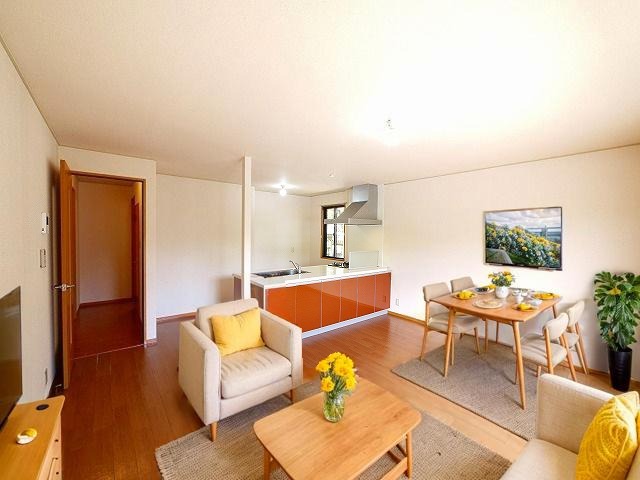 居室・リビング　CGで家具等を配置したもので家具等は含まれません