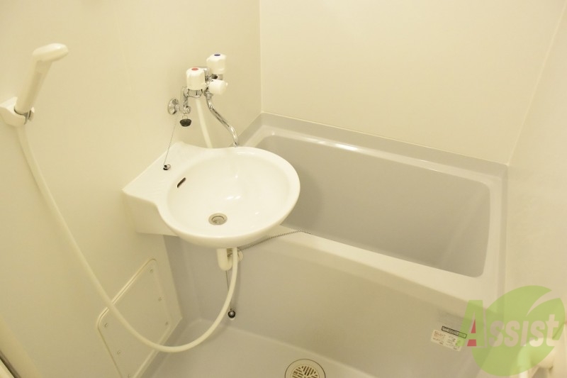 バス・シャワールーム　一日の疲れを癒せます