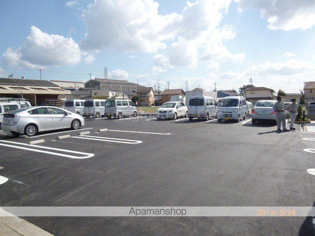 駐車場　駐車場