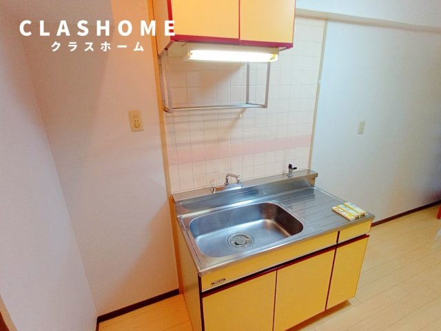 キッチン　同物件の別部屋になります。