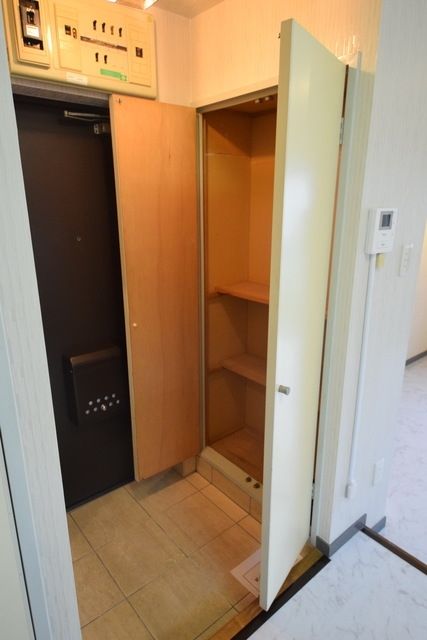 玄関　シューズボックスあります♪