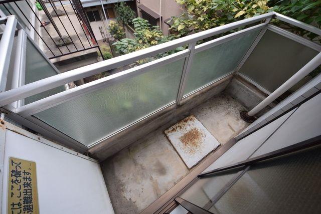 その他設備　バルコニーあります♪