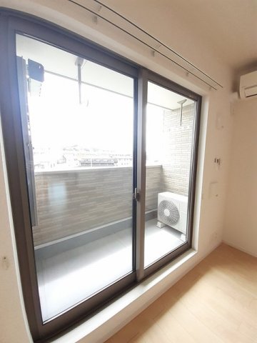 バルコニー　外からの目が気にならないバルコニーで洗濯物が干せます