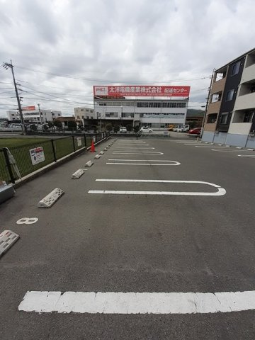 駐車場　駐車場に車を止められます