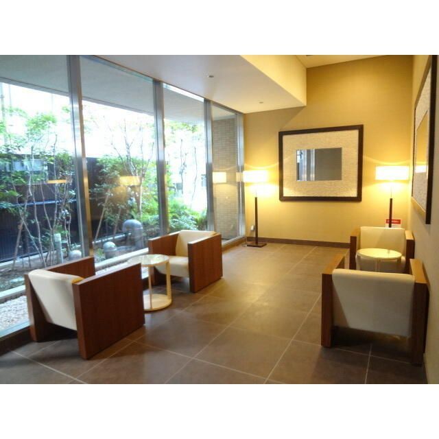 ロビー　建物の内部です