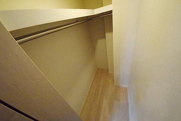 収納　写真は同タイプ住居です。