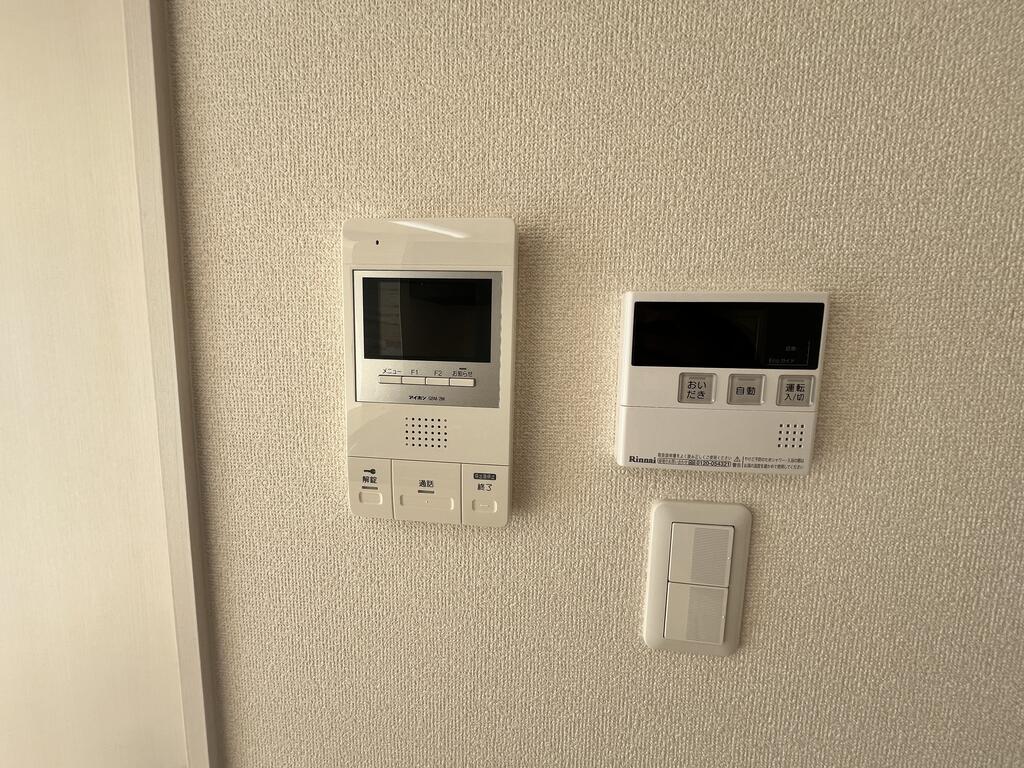セキュリティ　ＴＶモニターホン＆給湯器リモコン