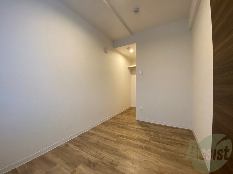 その他部屋・スペース　戸を閉めるとリビングと区切られた寝室にすることができますよ。