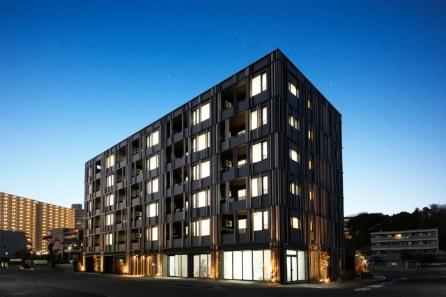 建物外観　１階にはパン屋さんやカフェなど、東松戸の憩いの場となります。