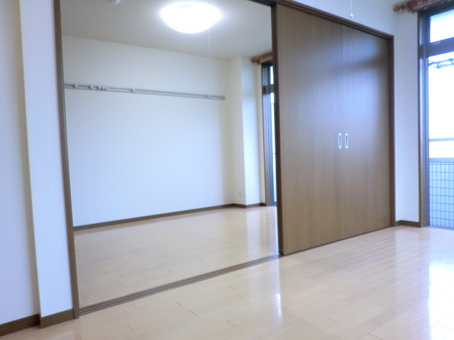 居室・リビング　リビング１０．０帖・洋室６．０帖