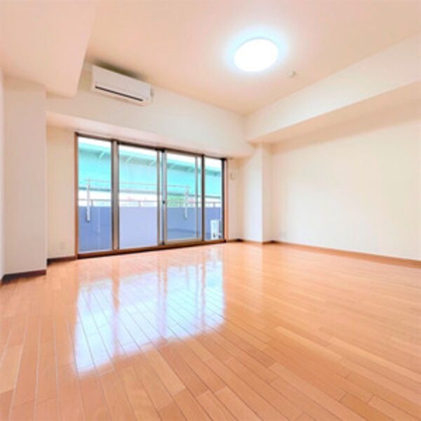 居室・リビング　※写真は同じマンションの違う部屋のものになります。