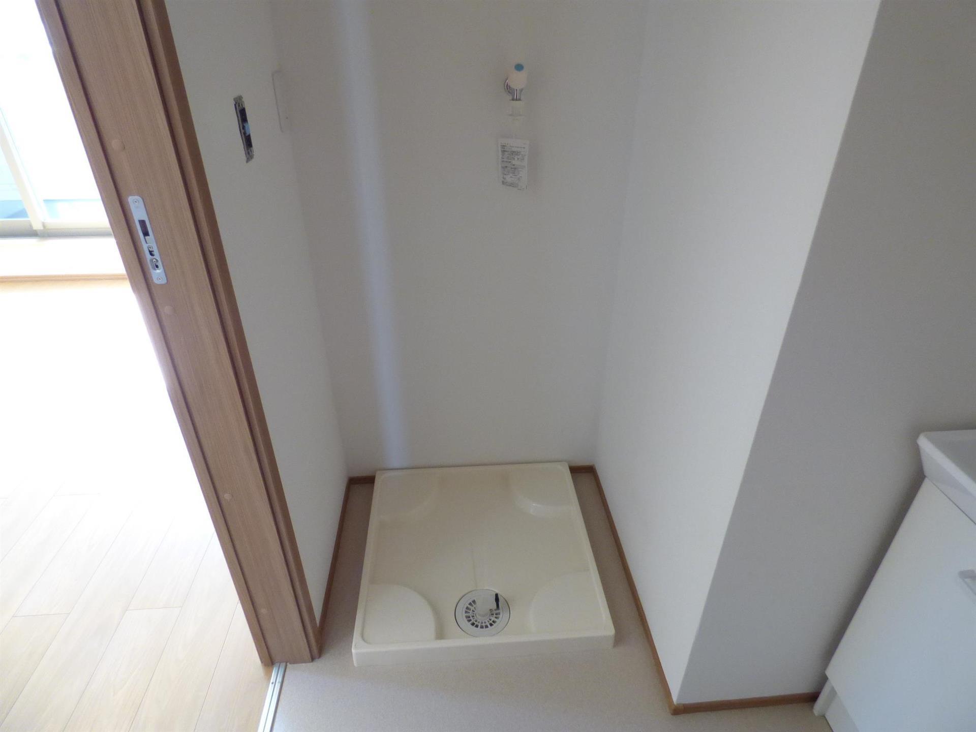 居室・リビング　洗濯機置場