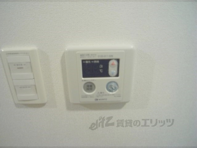 その他設備　給湯器リモコン