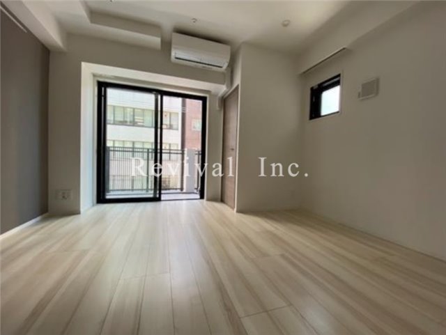 居室・リビング　開放感のあるリビングでございます