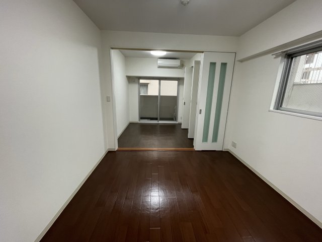 居室・リビング　イメージとして他号室の室内写真を表示しています