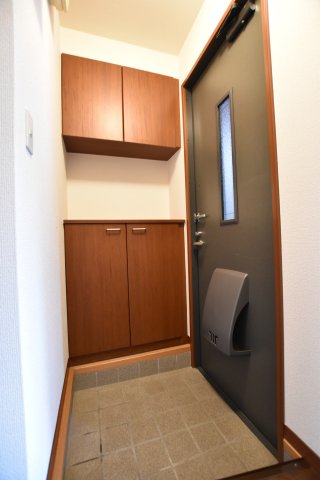 玄関　同物件、別号室の写真です。