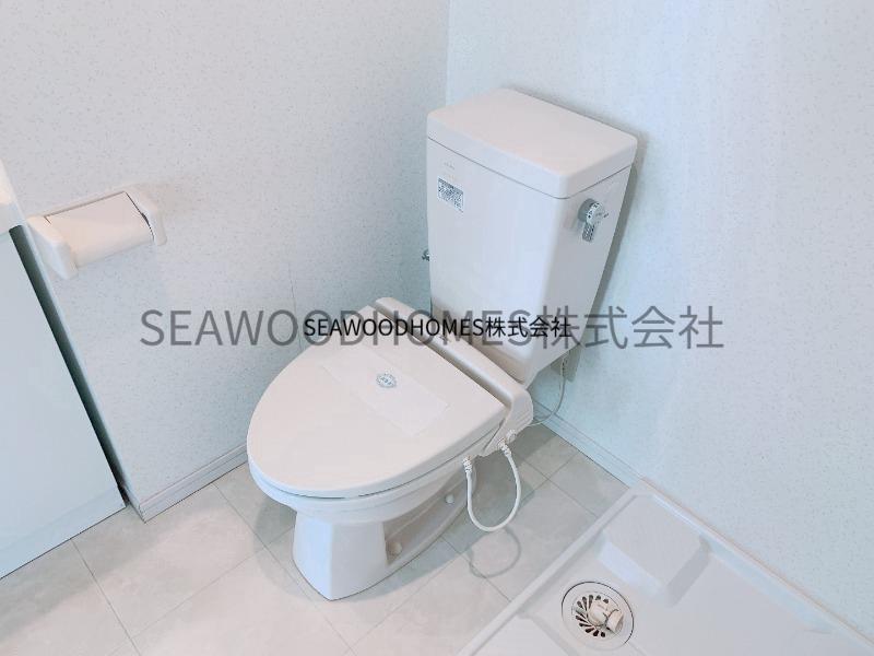 トイレ　脱いだ服をそのままポンと洗濯機へ入れられる最短動線！