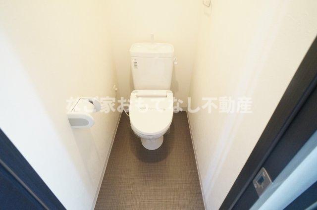 トイレ　※写真は別号室