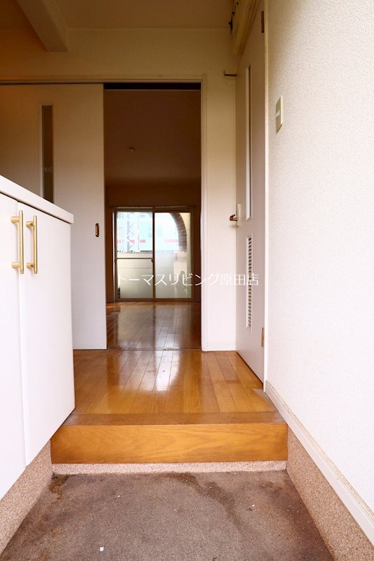 玄関　102号室写真