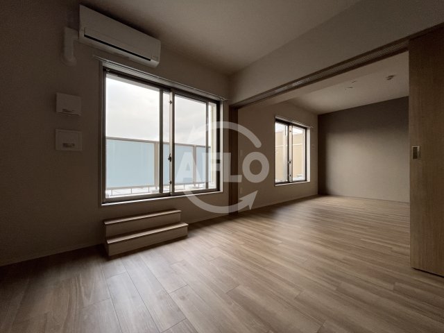 居室・リビング　ファーストフィオーレ江坂ラディール　リビング