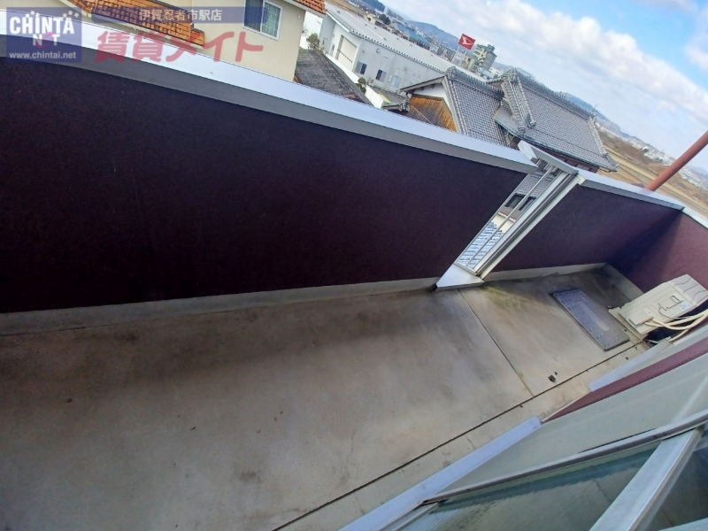 バルコニー　同物件別室画像