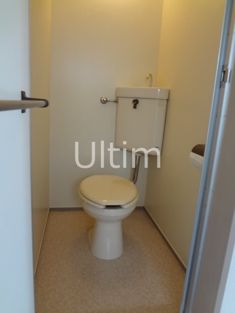 トイレ　別部屋のお写真です。ご参考までに！