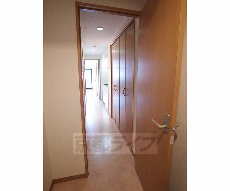 その他部屋・スペース　見通しのいい廊下です