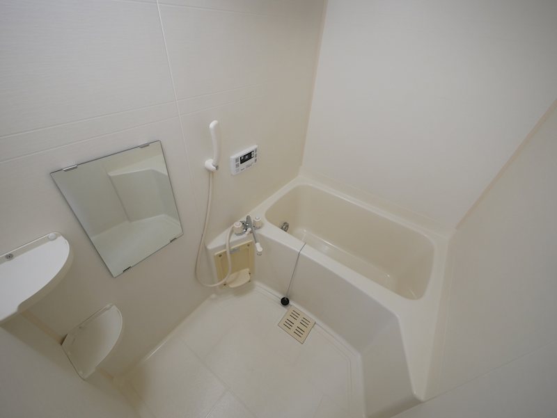 バス・シャワールーム　シャワー・追い焚き給湯