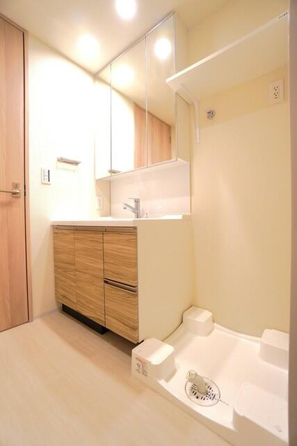 洗面設備　※写真は同タイプ住戸です。