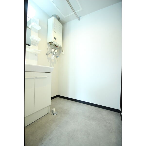 洗面設備　☆シャワードレッサー完備☆