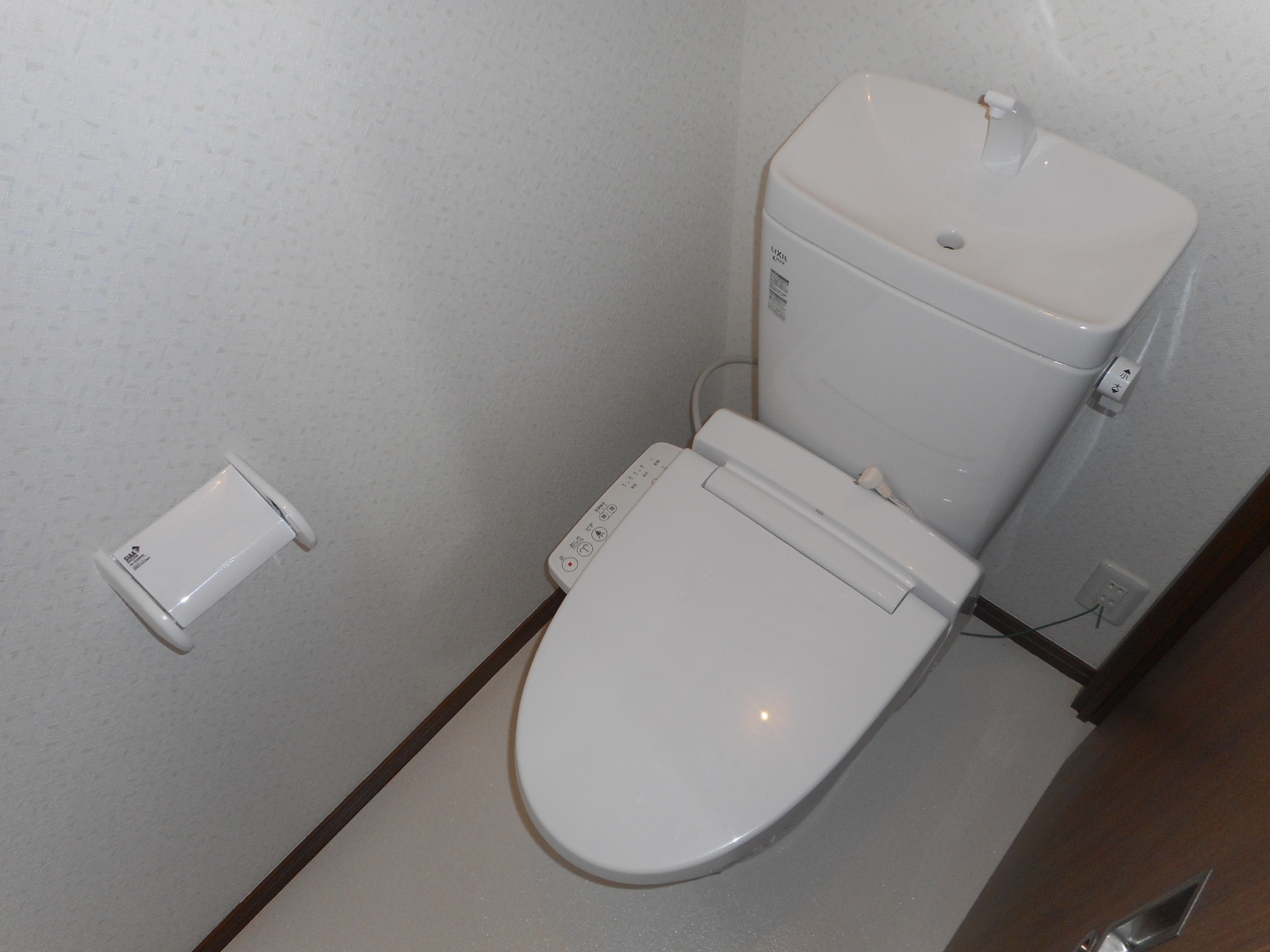 トイレ　他号室モデル写真