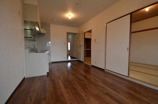 居室・リビング　南向きで陽当り良好なリビング！