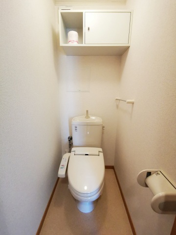 トイレ　温水洗浄便座付き