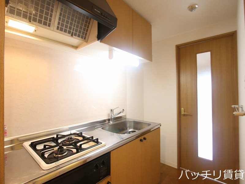 キッチン　同室タイプ掲載のため、現況を優先します。