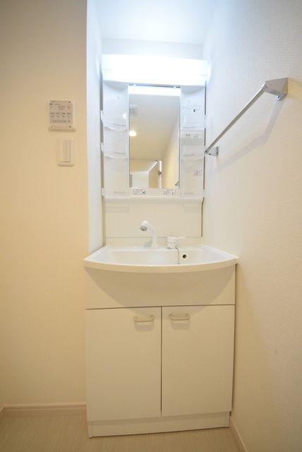 洗面設備　☆内見のご予約はタウンハウジングまで☆
