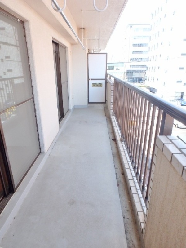 バルコニー　図面と現状に相違がある場合には現状を優先